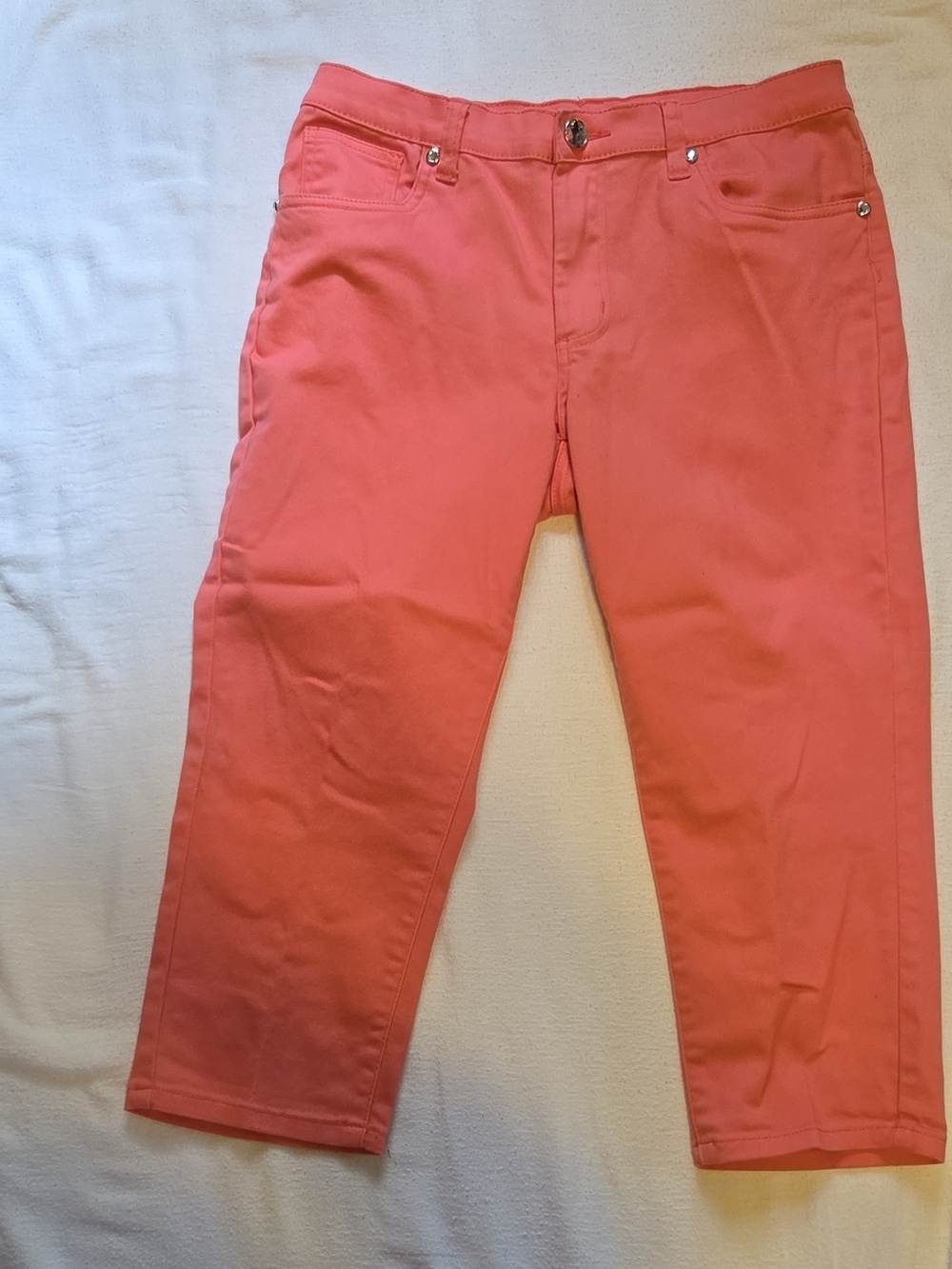 Venus Women's Coral Solid Cropped Straight Leg Twill Flat Front Pockets Capri
